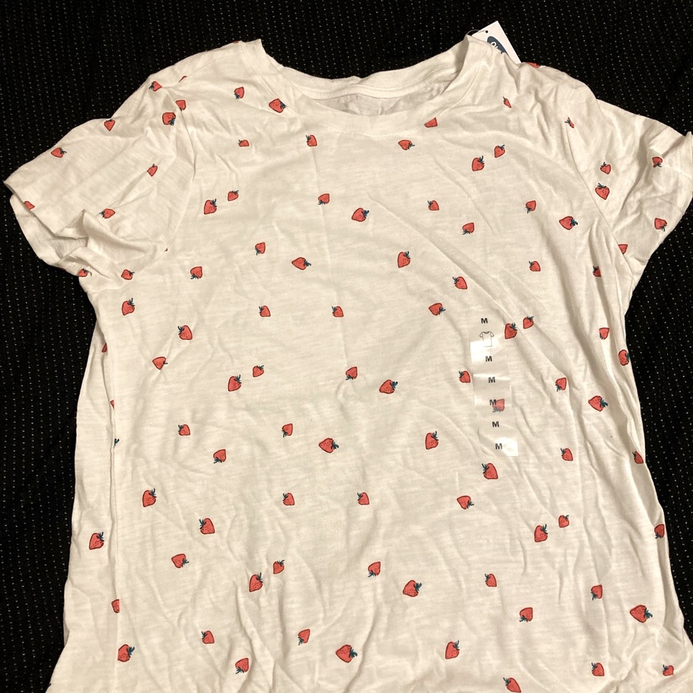 Old Navy strawberry t shirt, NWT, size M